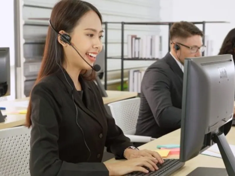 Hình ảnh hỗ trợ khách hàng và các câu hỏi thường gặp về MCW678 Casino